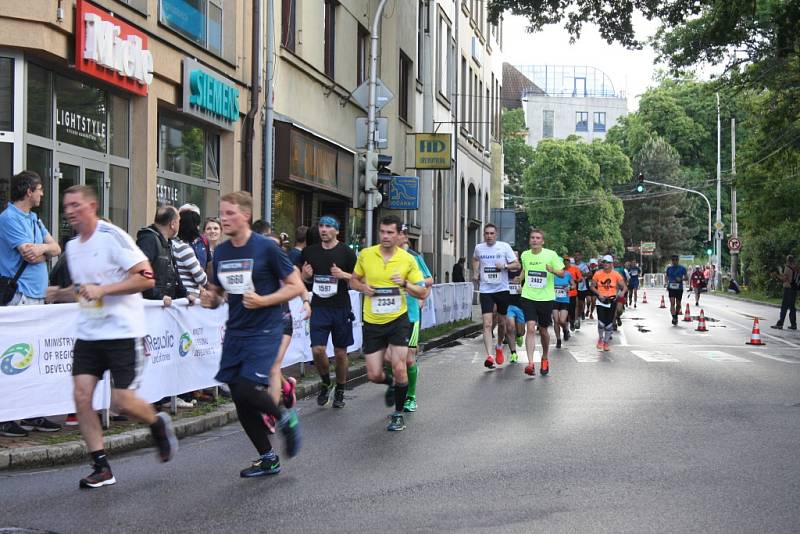 Závodníci Mattoni 1/2Maratonu 2016 v Českých Budějovicích.