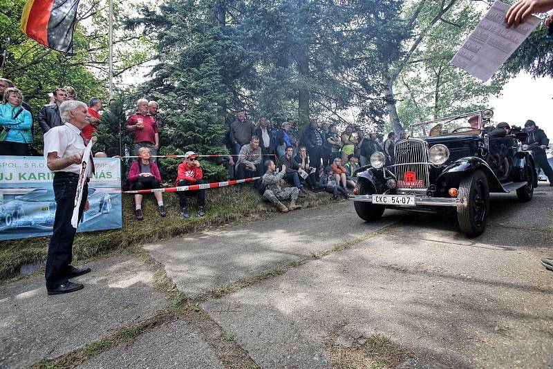 Sobotu si užili milovníci starých aut a motorek s Rallye Křivonoska.