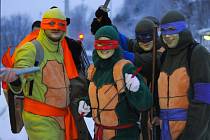 Silvestrovský vlak InterLokál jel 31. prosince z Vimperka do Kubovy Huti. Téma 15. ročníku zábavné akce bylo komiks, takže děti potkávaly Zorro mstitele, Želvy Ninja nebo hrdiny ze Čtyřlístku.