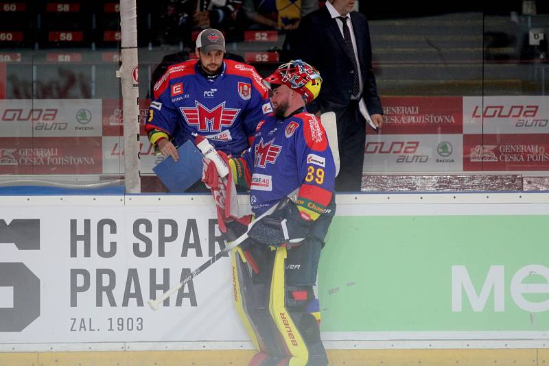 Hokejisté ČEZ Motoru prohráli v úvodním duelu Generali Česká Cupu v Praze na Spartě 2:5.