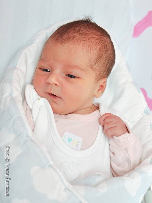 Mia Bandyová, Vimperk. Prvorozená dcerka rodičů Zdeny a Sámera přišla na svět 30.8. 2022 ve 12.59 hodin s porodní váhou 3000 g.