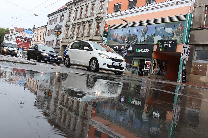 Deštivý a bouřlivý pátek v Českých Budějovicích