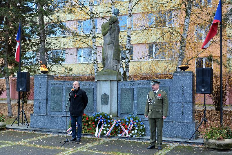 Pietní vzpomínkovou akci u příležitosti Dne válečných veteránů uspořádal v sobotu Spolek bývalých vojáků Veteráni v Týně nad Vltavou.