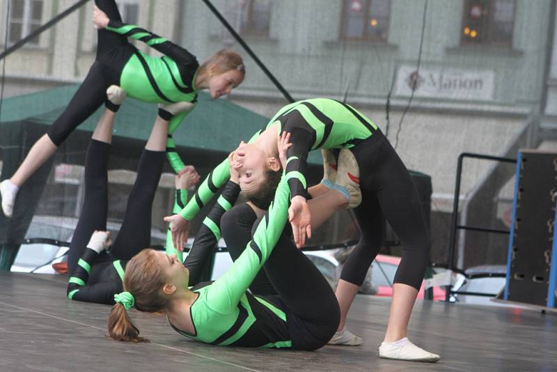 Mezinárodní gymnastické soutěže Eurogym začne v Českých Budějovicích přesně za 101 dní. Na snímku gymnastky ze ZŠ Tučapy.