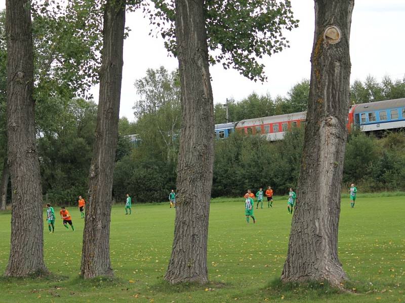 Sokol Neplachov získal ve třetí třídě cenný skalp, doma porazil Boršov 3:1.