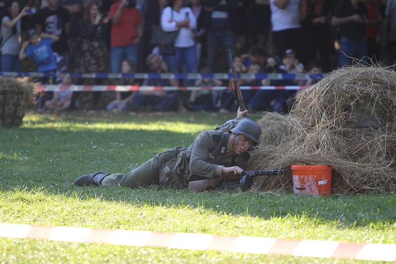 Pochodem v chod, Týne!