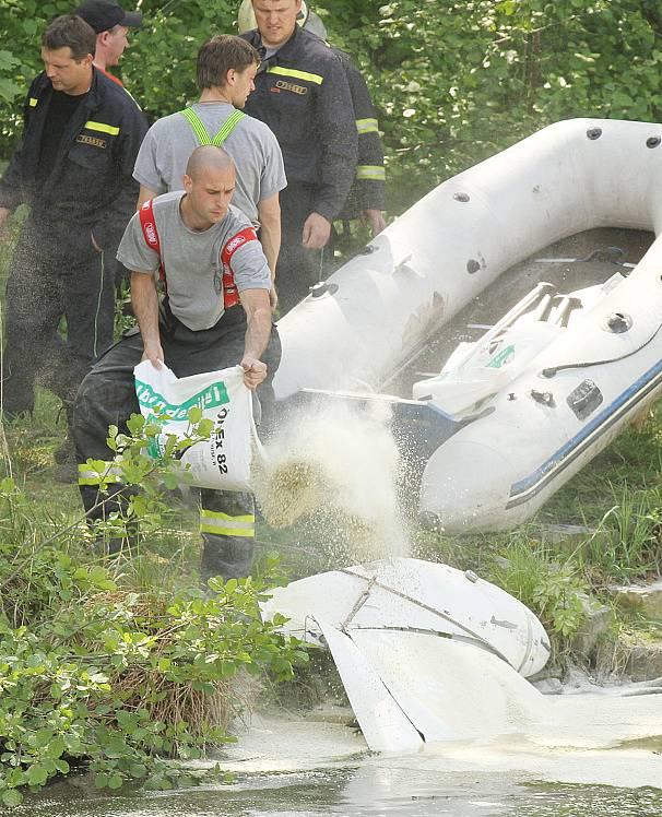 Malé sportovní letadlo spadlo u Hosína