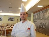 Devět let pracuje Filip Starý v nejvyšším hotelu Českých Budějovic, z toho necelý rok jako šéfkuchař Clarion Congress Hotelu.