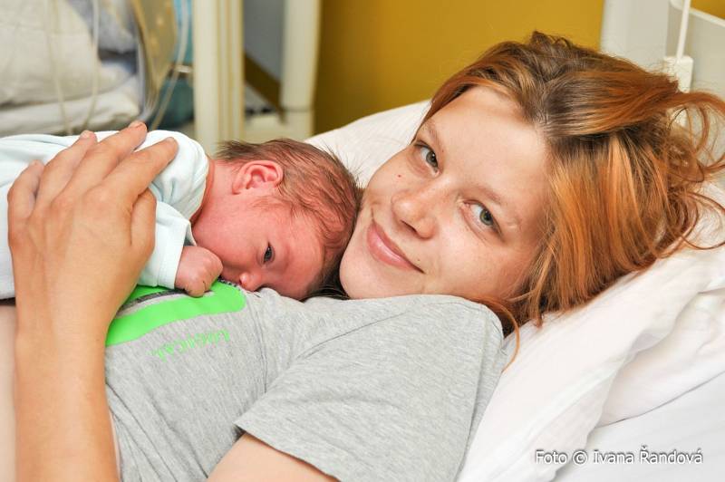 Rostislav Jaroš ze Zdíkova. Dalšího přírůstku do rodiny se 2. 8. 2022 dočkali Lucie a Rostislav. V 5 h se jim narodil syn Rostislav, vážil 3 kg. Na bráchu už se těšili sourozenci Petřík (7) a Tomášek (3).