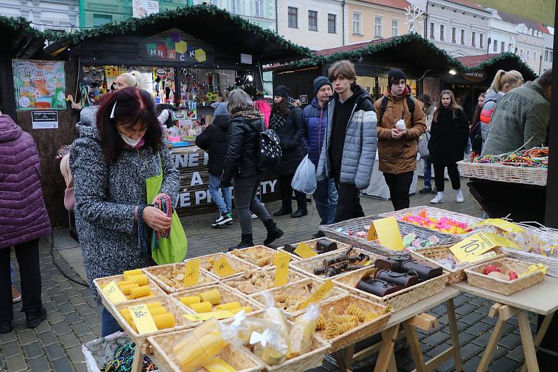 Vánoční trhy v Českých Budějovicích byly v pátek kvůli covidovým opatřením zatím naposledy.