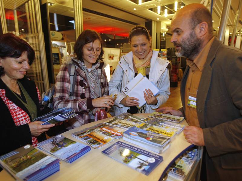 Třídenní veletrh turistických zážitků, možností a vizí začal ve čtvrtek úderem poledne v DK Metropol. 