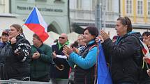 Přenos demonstrace z Prahy na českobudějovickém náměstí.