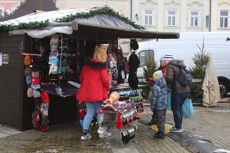 V pátek plné budějovické adventní městečko je téměř liduprázdné