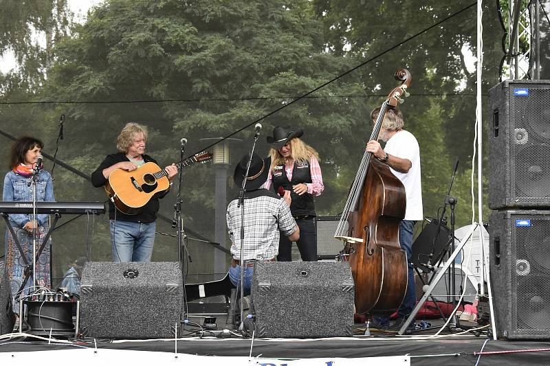 Žádost o ruku na kulturním festivalu!