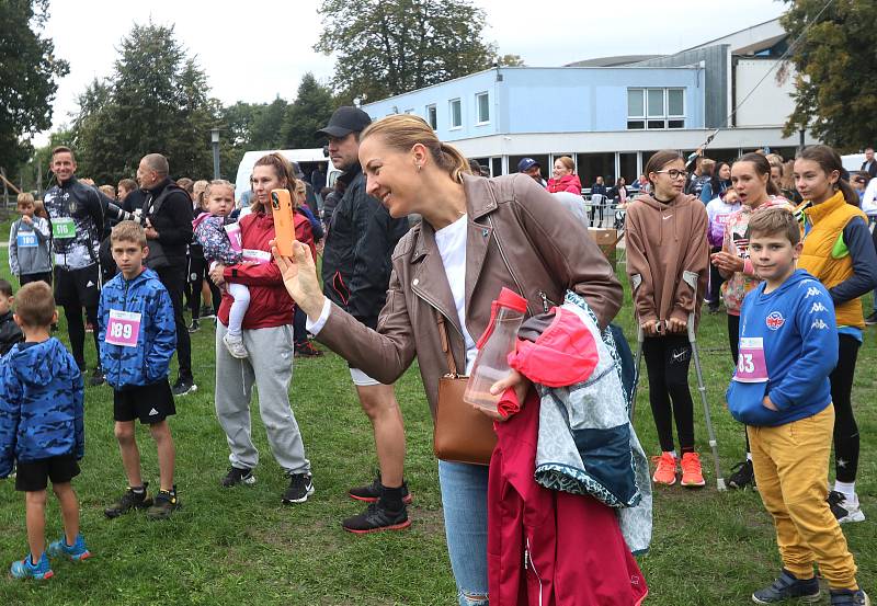 Běh jihočeských nadějí na Sokolském ostrově v Českých Budějovicích přilákal stovky sportovců na několika tratích. Výtěžek poputuje jihočeským talentovaným dětem, dále dětem ze sociálně slabších rodin, dětských domovů, ale i sportovním klubům.