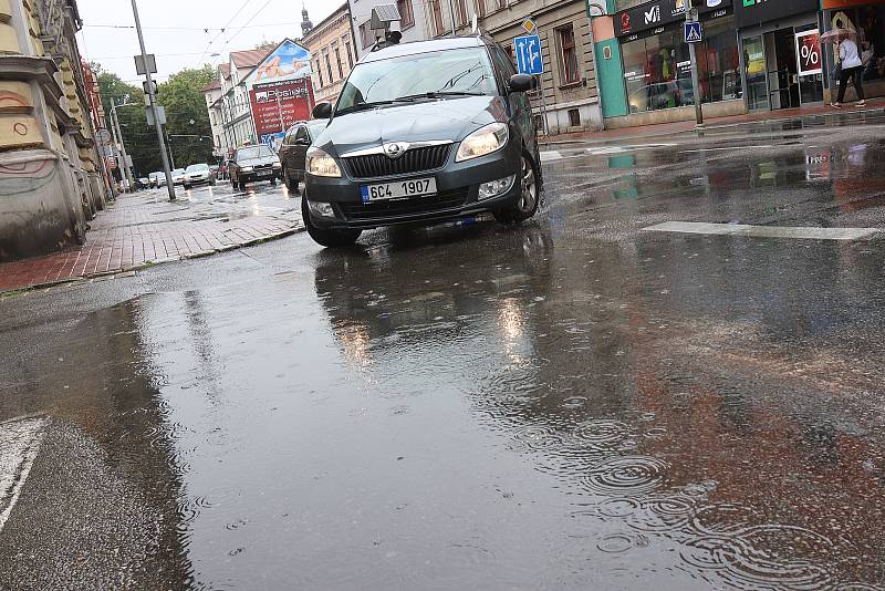 Deštivý a bouřlivý pátek v Českých Budějovicích