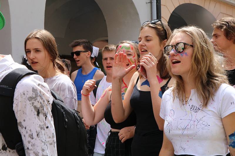 Budějovický majáles vyvrcholil v pátek průvodem.