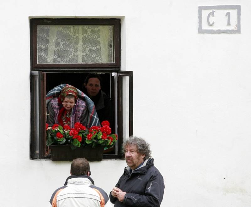 Do kin přijde 20. února komedie Babovřesky 2, kterou Zdeněk Troška natáčel loni v jižních Čechách, stejně jako první díl. Na snímku Jarmila Bursová.