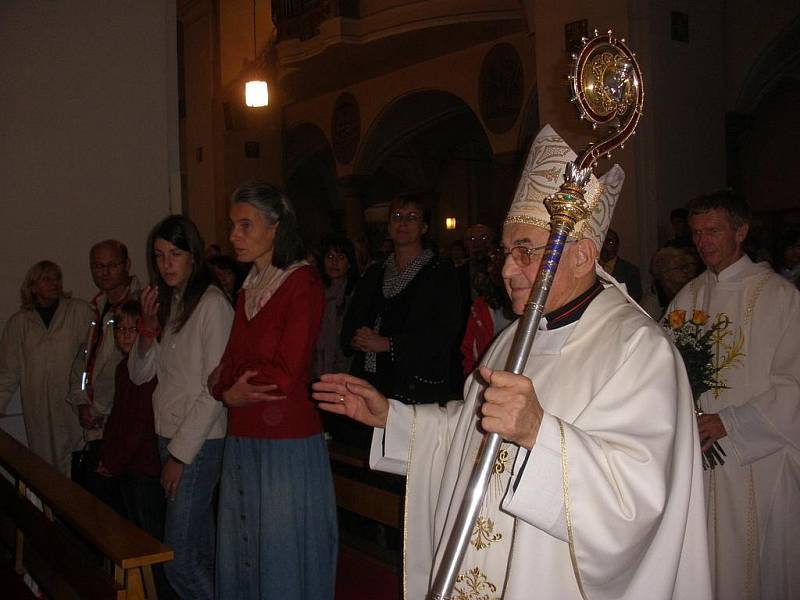 Kardinál Miloslav Vlk se do českobudějovické katedrály vrací jako domů. 