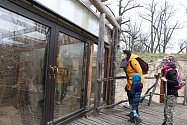 Zoo Ohrada v Hluboké nad Vltavou otevřena. Zoo navštívila také Kateřina Mikešová s Emanem a  Honzou.