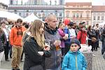 Sobotní food festival Gastrotour na českobudějovickém náměstí Přemysla Otakara II. zpestřil svým vystoupením šéfkuchař Zdeněk Pohlreich.