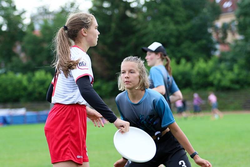 V Českých Budějovicích se 11. a 12. září uskuteční mistrovství republiky ve frisbee, hře s létajícím talířem (diskem). Na snímku nedávný Princess Cup pořádaný budějovickým týmem 3SB.