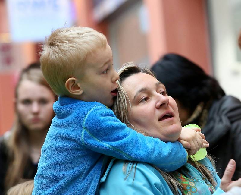 Návštěvníci Igy viděli a pak i snědli obří pečené vejce