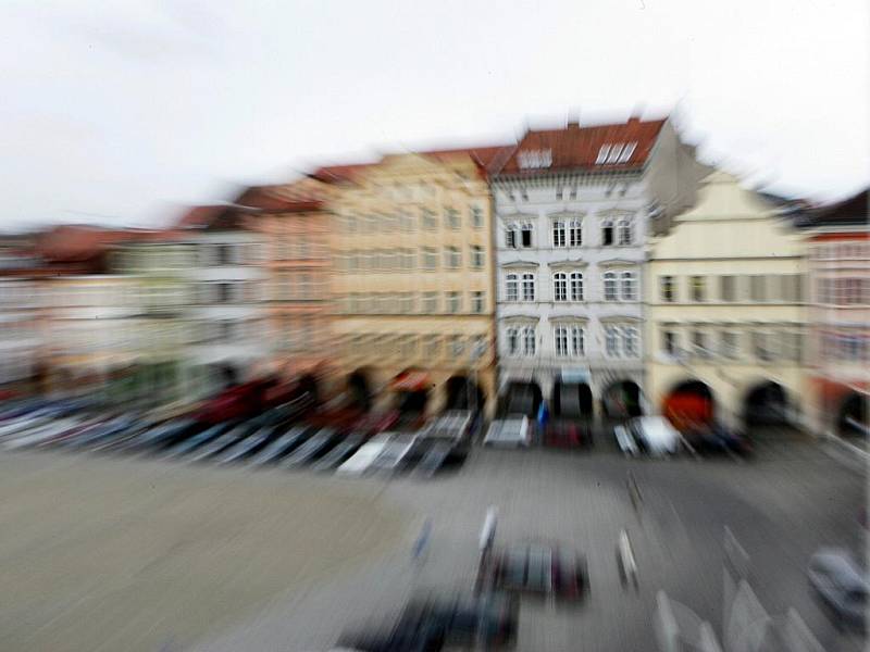 O budějovickém Domě umění se rozhodne na podzim a osud galerie tak zůstává nejistý. Radní sice ve středu řekli, že výstavní síň chtějí, ale řešení 'přenechali' novému vedení města, které vzejde z voleb. 