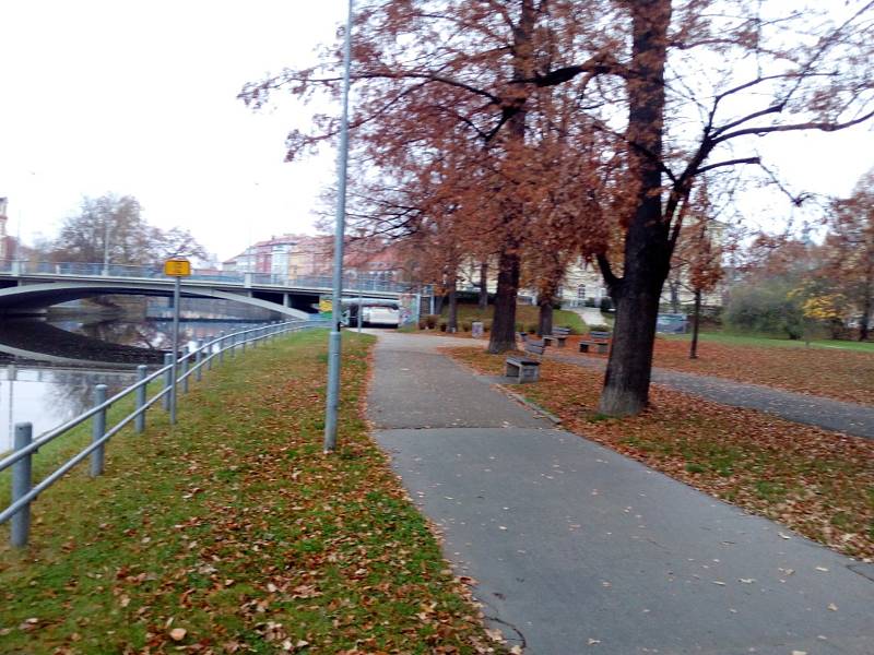 Radnice chystá revitalizaci parku v Dukelské ulici v Českých Budějovicích. Na snímku současná podoba.