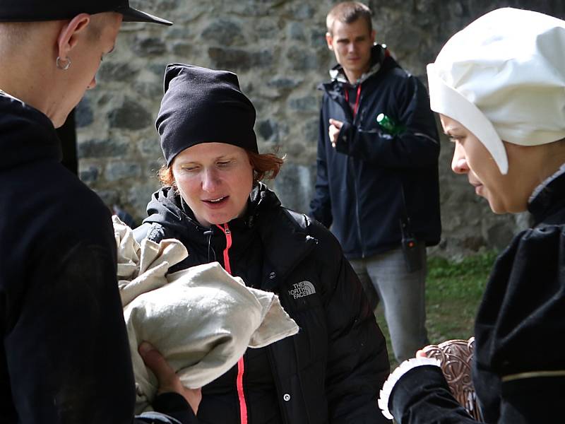 Alice Nellis natočila na Zvíkově pohádku Sedmero krkavců.