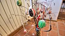 Borovanské seniorky připravily pro své sousedy výstavu o velikonočních zvycích.