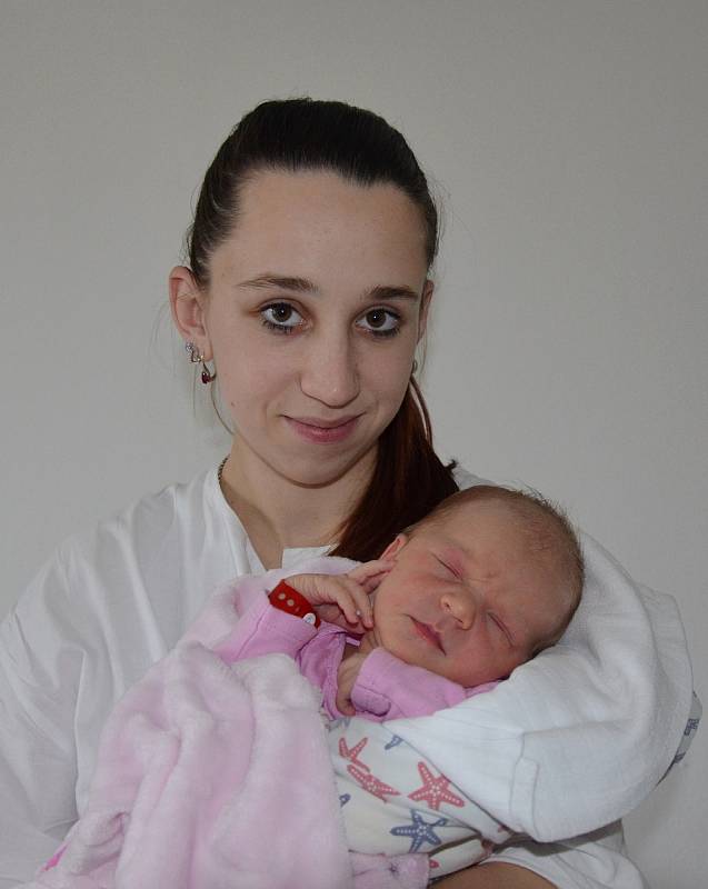 Irena Rennerová a Tomáš Pecko jsou rodiči novorozené Nely Peckové. Na světě ji přivítali 23. 1. 2022 v 8 h, vážila 3 kg. Vyrůstat bude ve Vodňanech s 2letou sestrou Irenkou.