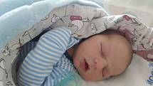 Jakub Brousil z Písku. Prvorozený syn Vlasty a Jakuba Brousilových se narodil 17. 9. 2022 v 6.22 hodin. Při narození vážil 3950 g a měřil 52 cm.