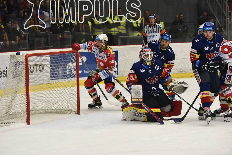 Páté čtvrtfinále play off hokejové extraligy: Motor ČB - Pardubice.