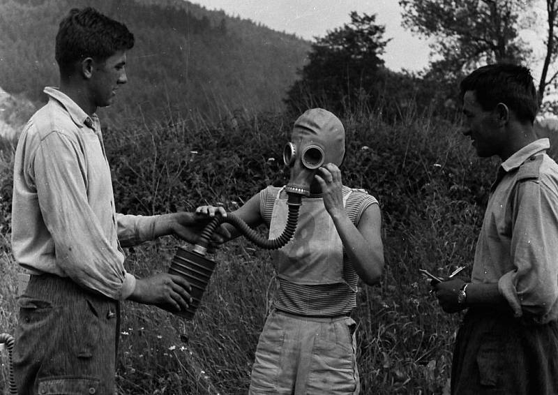 Dlouholetý zpravodaj a fotograf Jihočeské pravdy (nyní Deník) Václav Pancer oslavil včera 85. narozeniny. V zimní zahradě prachatické radnice vystavuje fotografie ze života na Prachaticku z 60. a 70. let. Jde o zlomek z archivu.