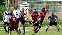 již po šestadvacáté v řadě zavzpomínali v neděli 5. července fotbalisté z Všeteče a okolí na svého předčasně zesnulého spoluhráče a kamaráda Pavla Macharta.