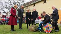 Arpida+ campus životních příležitostí může už za dva roky pomáhat dospělým lidem s tělesným a kombinovaným postižením .8. listopadu se symbolicky klepalo na základní kámen.