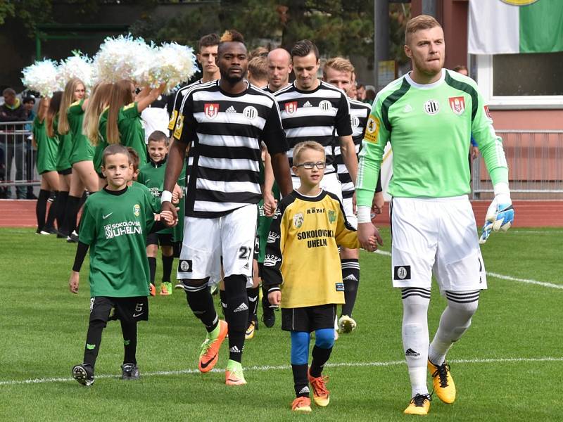 Jindřich Staněk před týdnem v Sokolově, odkud je tento snímek, prvně v Dynamu nahradil v zápase II. ligy v bráně Zdeňka Křížka.