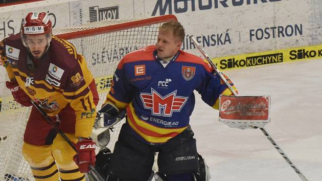 David Gába přišel v souboji s jihlavským Patrikem Danišovským o svou masku.