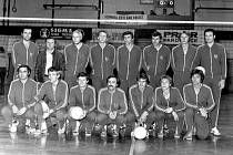 Chemička Ústí nad Labem 1979/80 (3. místo za Duklou Liberec a ČH Bratislava) stojí zleva Šlambor, vedoucí družstva Karolínek, Tvrdík, Bárta, Habr, Šimek Lubomír, Pick a hrající trenér Petlák, dole Eisner, Krebs, Rubáček, Humplík, Hudeček, Babij a Šídlo