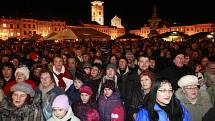 Česko zpívá koledy s regionálním Deníkem na náměstí Přemysla Otakara II. v Českých Budějovicích