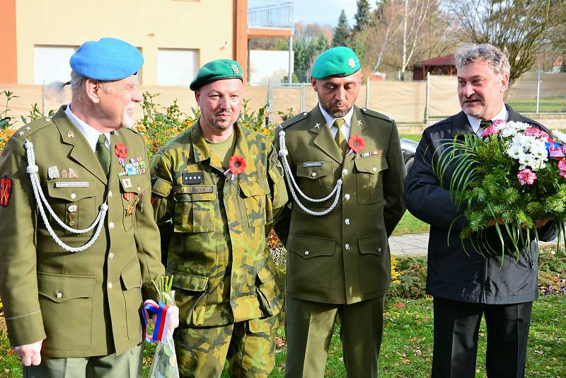 Pietní vzpomínkovou akci u příležitosti Dne válečných veteránů uspořádal v sobotu Spolek bývalých vojáků Veteráni v Týně nad Vltavou.