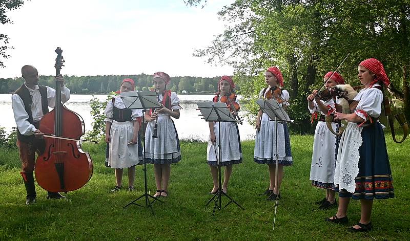 Foklorní soubor Bystřina ze ZliviFoto: Folklorní soubor Bystřina