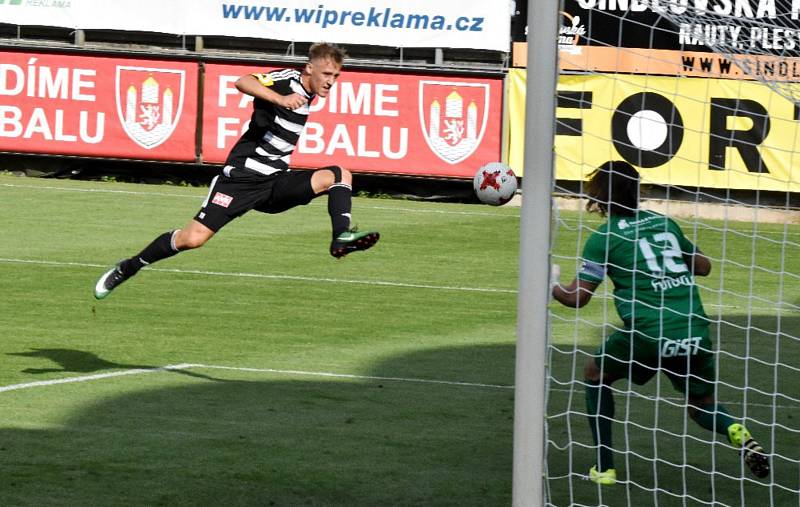 Dynamo ČB - Hradec Králové 4:1 (2:0).