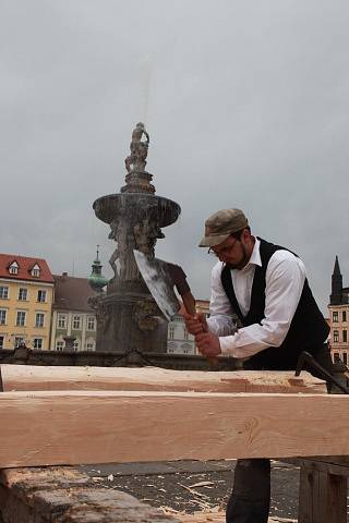 Velikonoční hrkání a stavění křížů na náměstí Přemysla Otakara II.