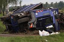 Při hromadné nehodě u Pištína zemřel 46letý cizinec v Renaultu Espace. 