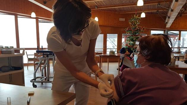 Domov seniorů Mistra Křišťana Prachatice. Ve čtvrtek 7. ledna byla v Jihočeském kraji zahájeno plošné očkování seniorů a personálu v domovech.