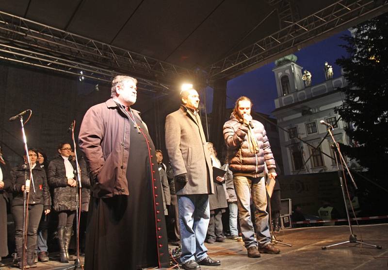 Rozsvícení vánočního stromečku a adventní trhy na českobudějovickém náměstí.