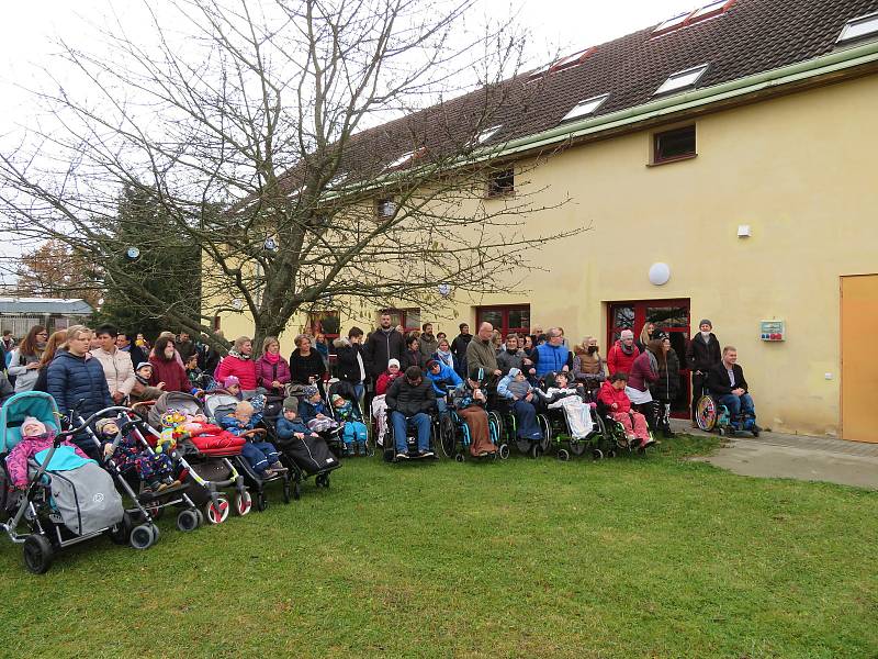 Arpida+ campus životních příležitostí může už za dva roky pomáhat dospělým lidem s tělesným a kombinovaným postižením .8. listopadu se symbolicky klepalo na základní kámen.