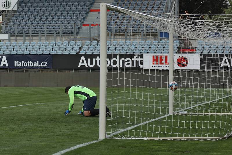 Finále krajského fotbalového poháru Hluboká - Lišov (5:2) na stadionu na Střeleckém ostrově.